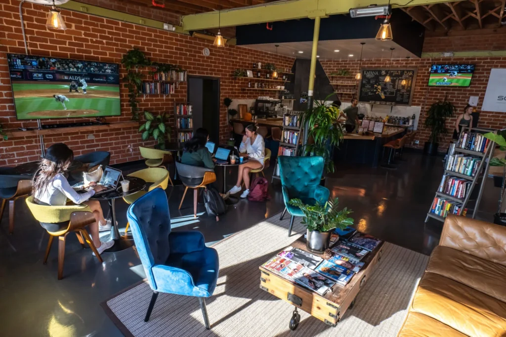 Client space · Los Angeles